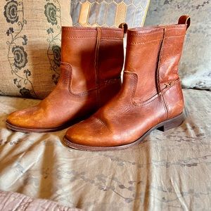 Frye Anna Short Boot